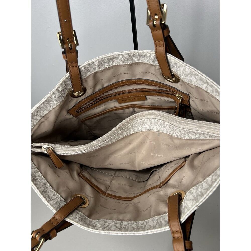 Michael Kors Jet Set Travel Logo Tote White Brown - Picture 16 of 16